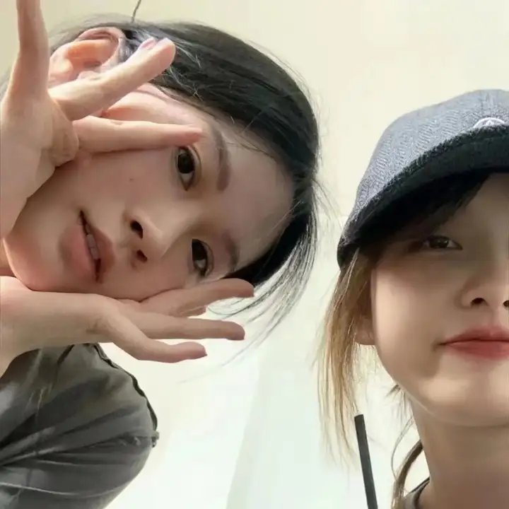 木马上的女人海报